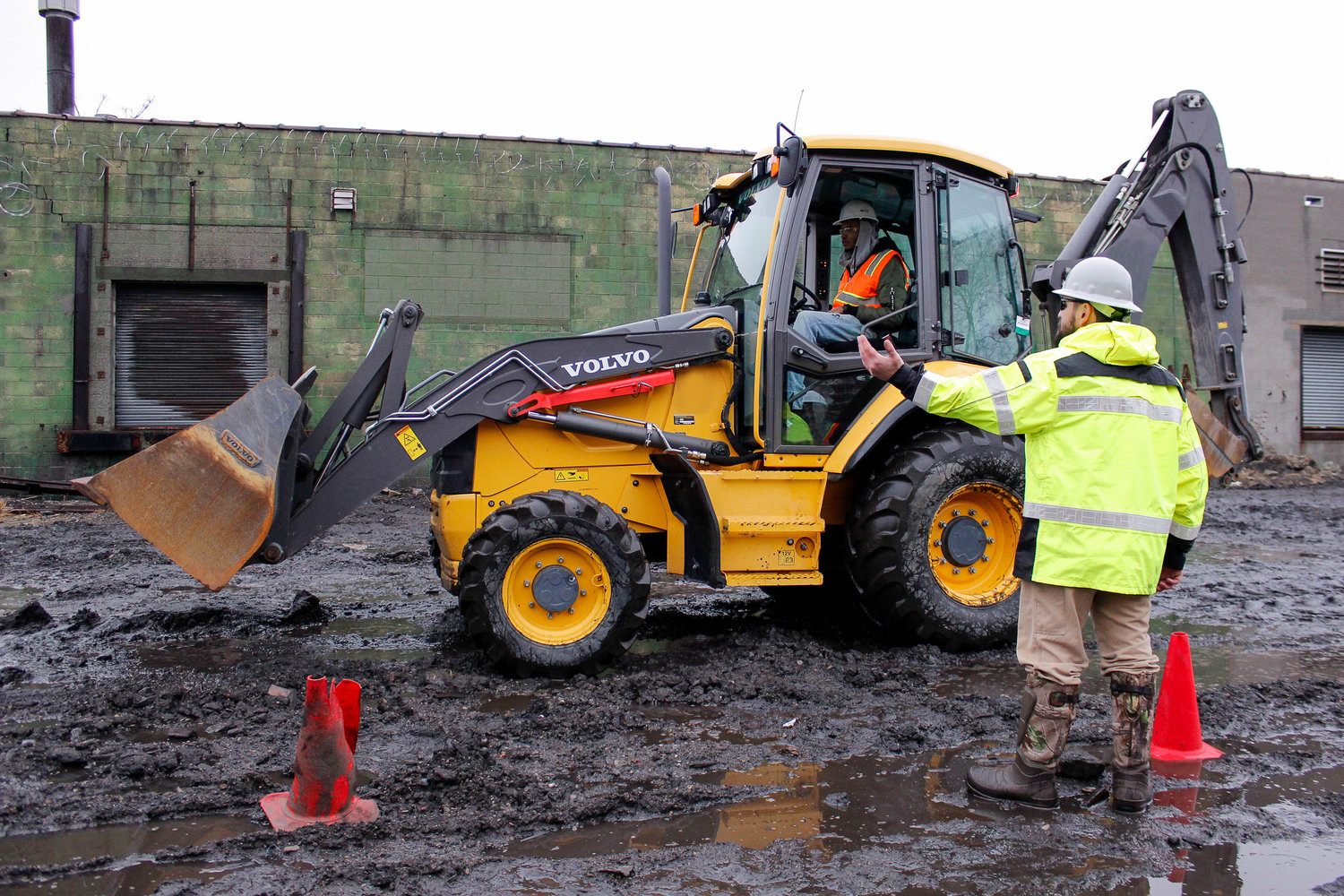 Vehicle/Heavy Equipments Operator Auto Mechanic & Maintenance